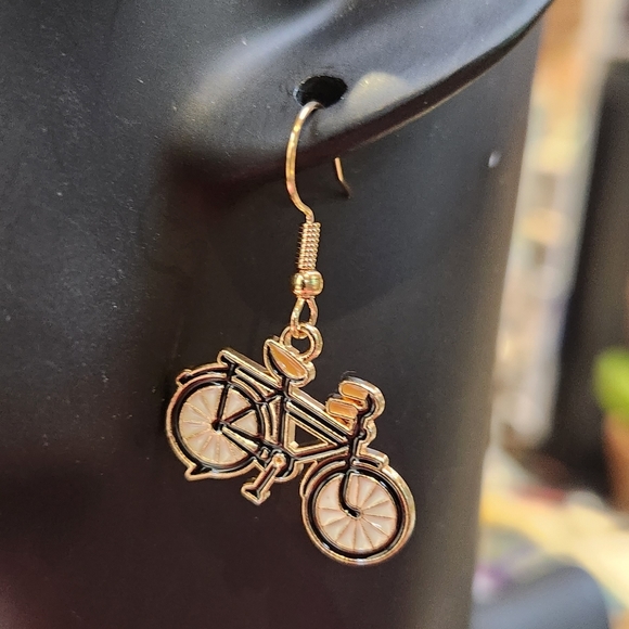 Bike Earrings Gold Metal Bicycle Earrings NWT - Picture 1 of 4